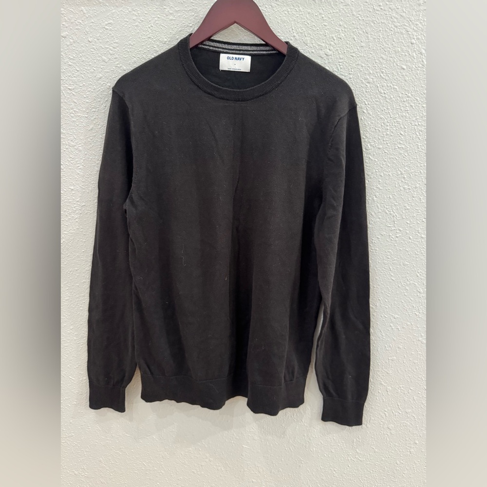 Old Navy Black crew-neck sweater